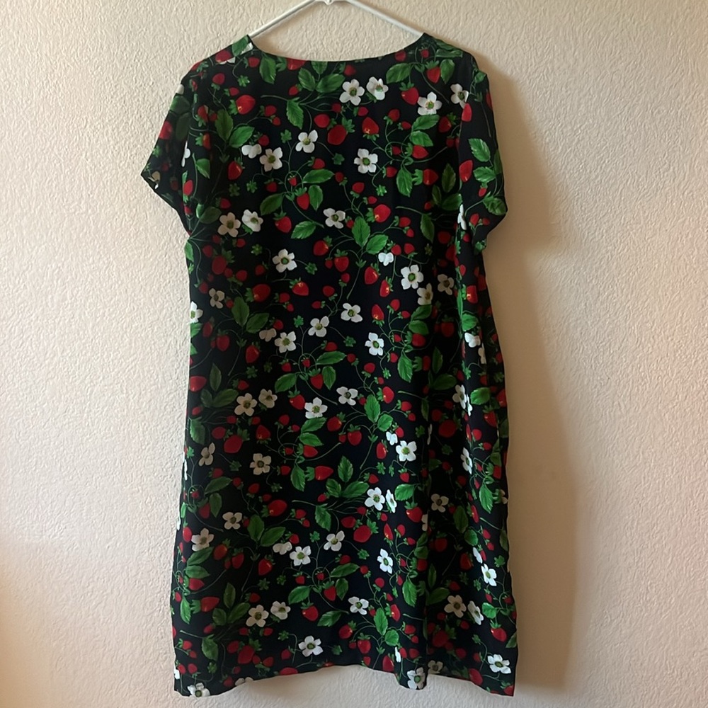 Strawberry dress - Picture 4 of 4